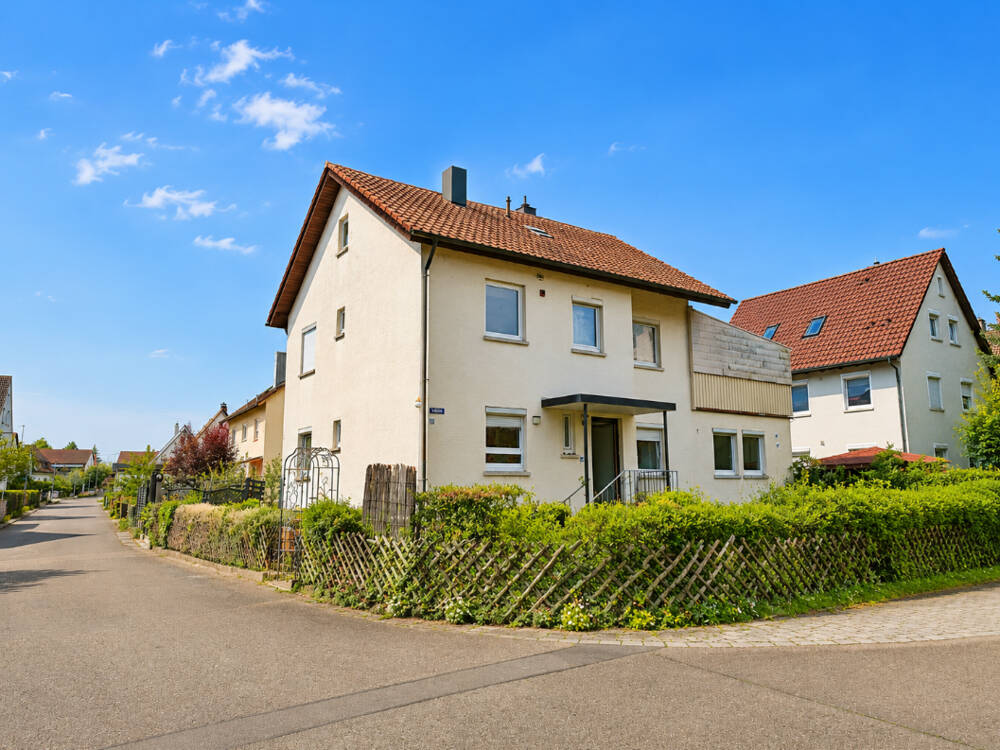 GLOBAL INVEST IMMOBILIEN SINSHEIM | Wohnen wie im Haus – 4-Zimmer-EG in Offenau mit Garten, Garage & Vollsanierung 2021, 74254 Offenau