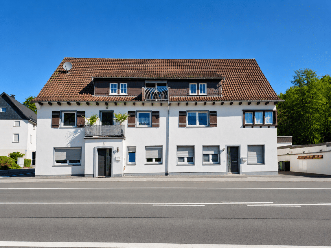 Renditestarkes Mehrfamilienhaus mit 9 Wohneinheiten, PV-Anlage und großem Entwicklungspotenzial!, 58540 Meinerzhagen
