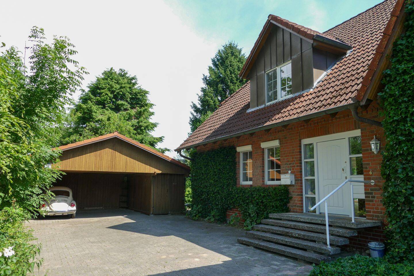 Helle, großzügig geschnitte Wohnung im Doppelhaus mit Gartennutzung in naturnaher ruhiger Lage, 24558 Henstedt-Ulzburg