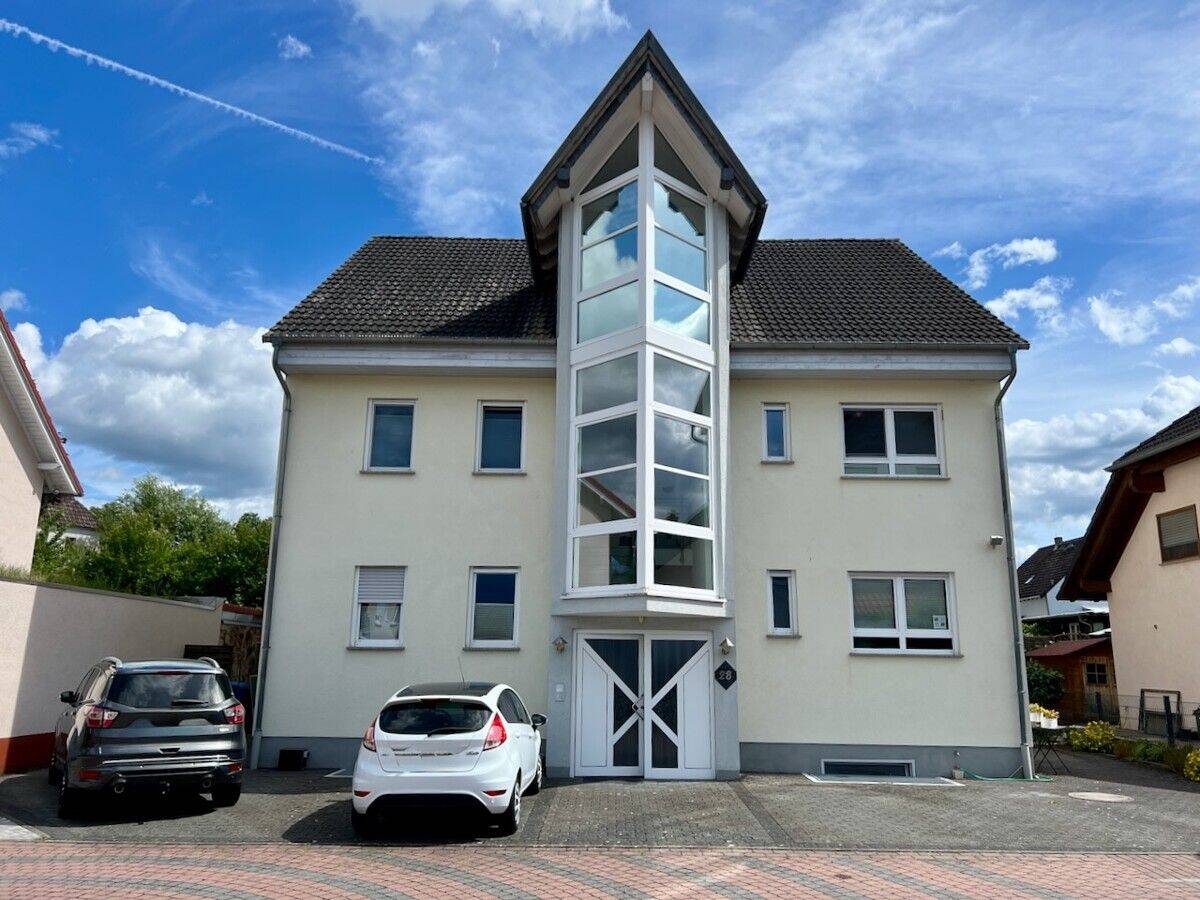PROVISIONSFREI für den Käufer | TOP gepflegte 5 Zimmer-Maisonette-Wohnung mit Einbauküche…, 64850 Schaafheim