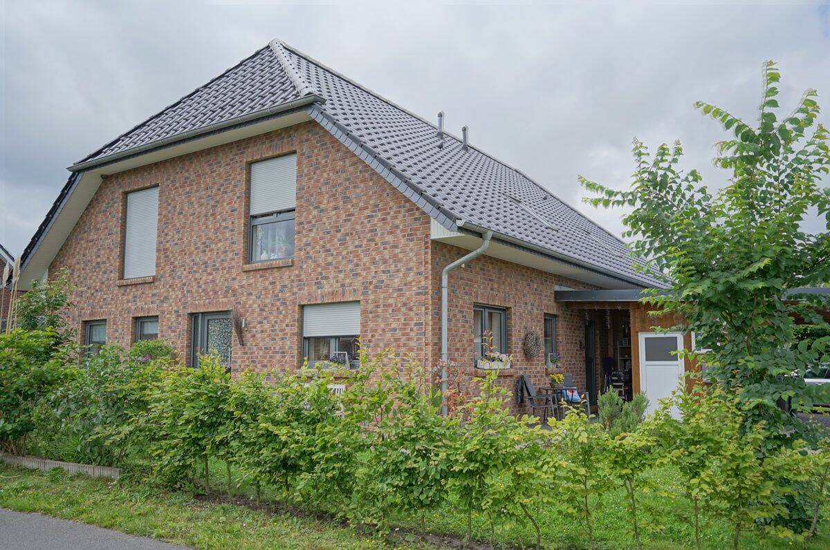 Volksbank Immobilien: Modernes Doppelhaus mit schönem Garten in bester Lage in Beverstedt, 27616 Beverstedt
