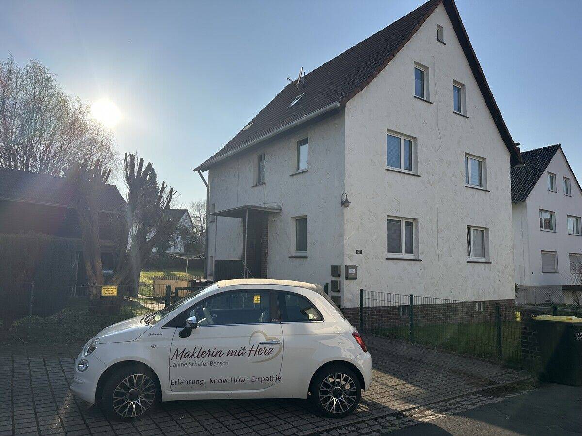 Attraktives Zwei- bis Dreifamilienhaus mit großem Garten in zentraler Lage von Oberkaufungen!, 34260 Kaufungen