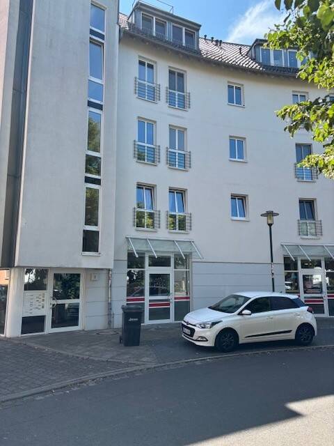 Hochwertige DG-Maisonettwohnung mit Dachterrasse und zwei Badezimmern, 6667 Weißenfels