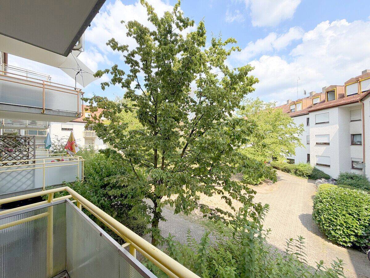 Bezugsfreie, renovierte Traumwohnung mit ruhigem Balkon ins Grüne zwischen Harras und Theresienhöhe, 81373 München (Sendling Sendling-Westpark)