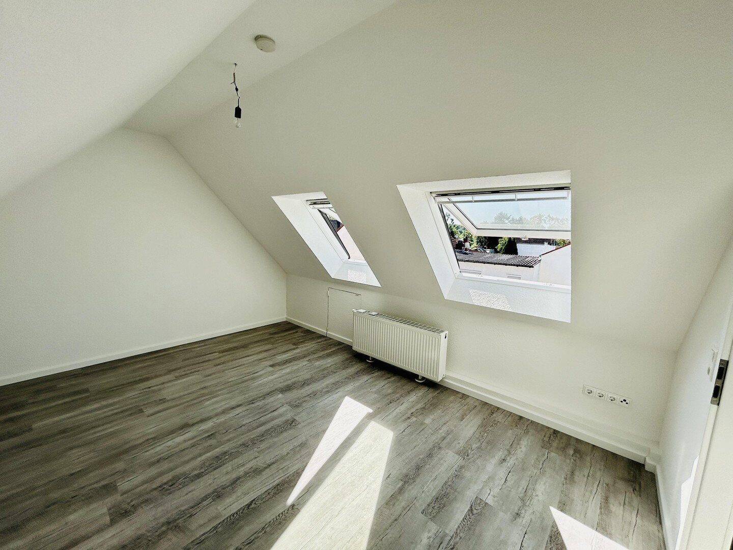 Sonnendurchflutete 4-Zimmer Maisonette-Dachgeschosswohnung, 65795 Hattersheim am Main