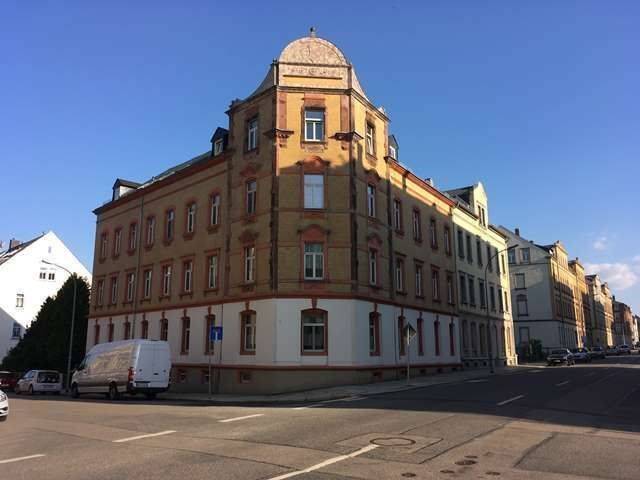 Großzügige 4-Zimmer mit EBK, Laminat, 2xBädern, Wanne und Dusche in guter Lage!, 9212 Limbach-Oberfrohna