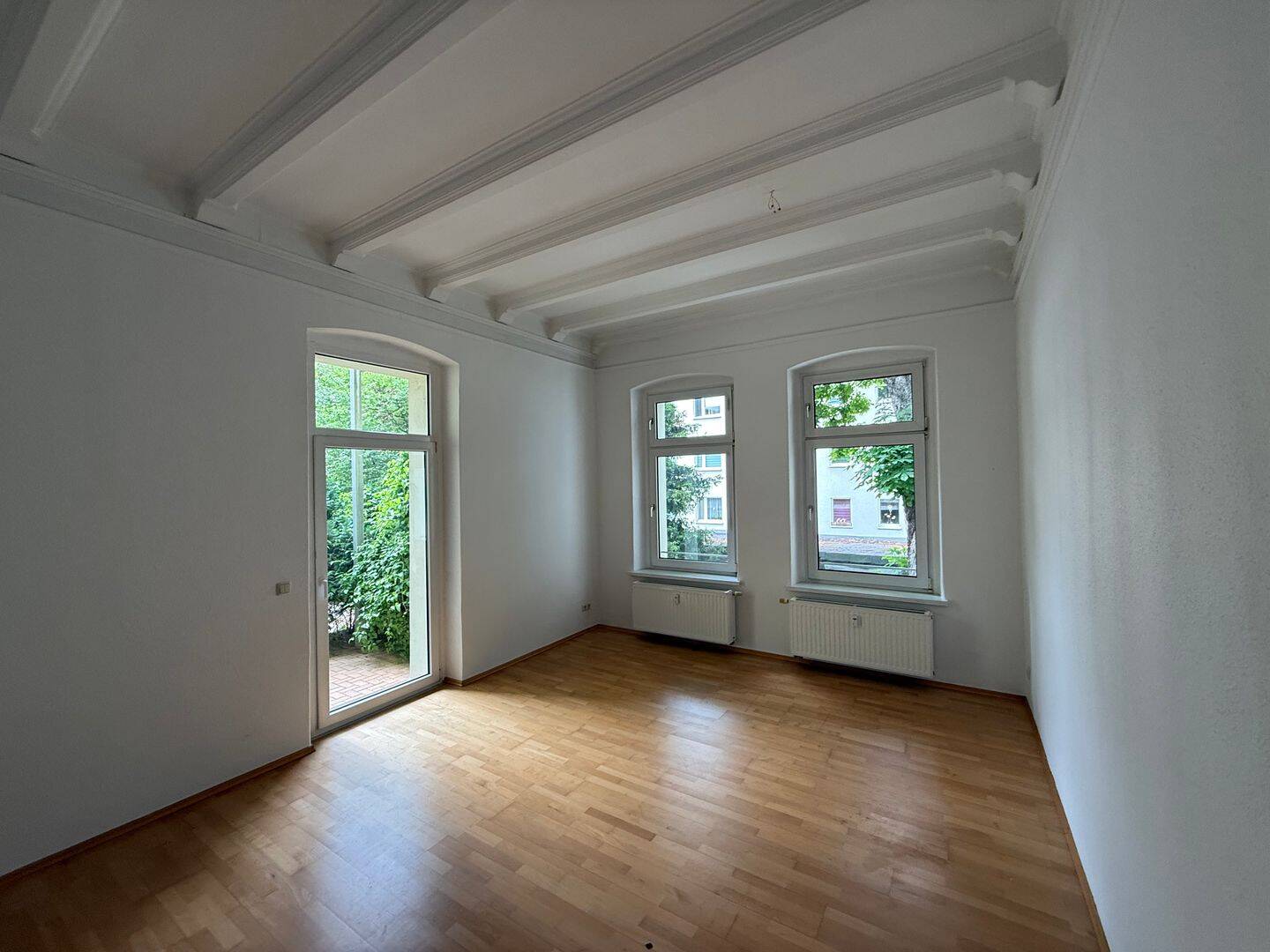 Attraktive, helle 5 – Raum Wohnung mit offener Küche und Terrasse, 7545 Gera (Bieblach Innenstadt Ostviertel Pforten Untermhaus)