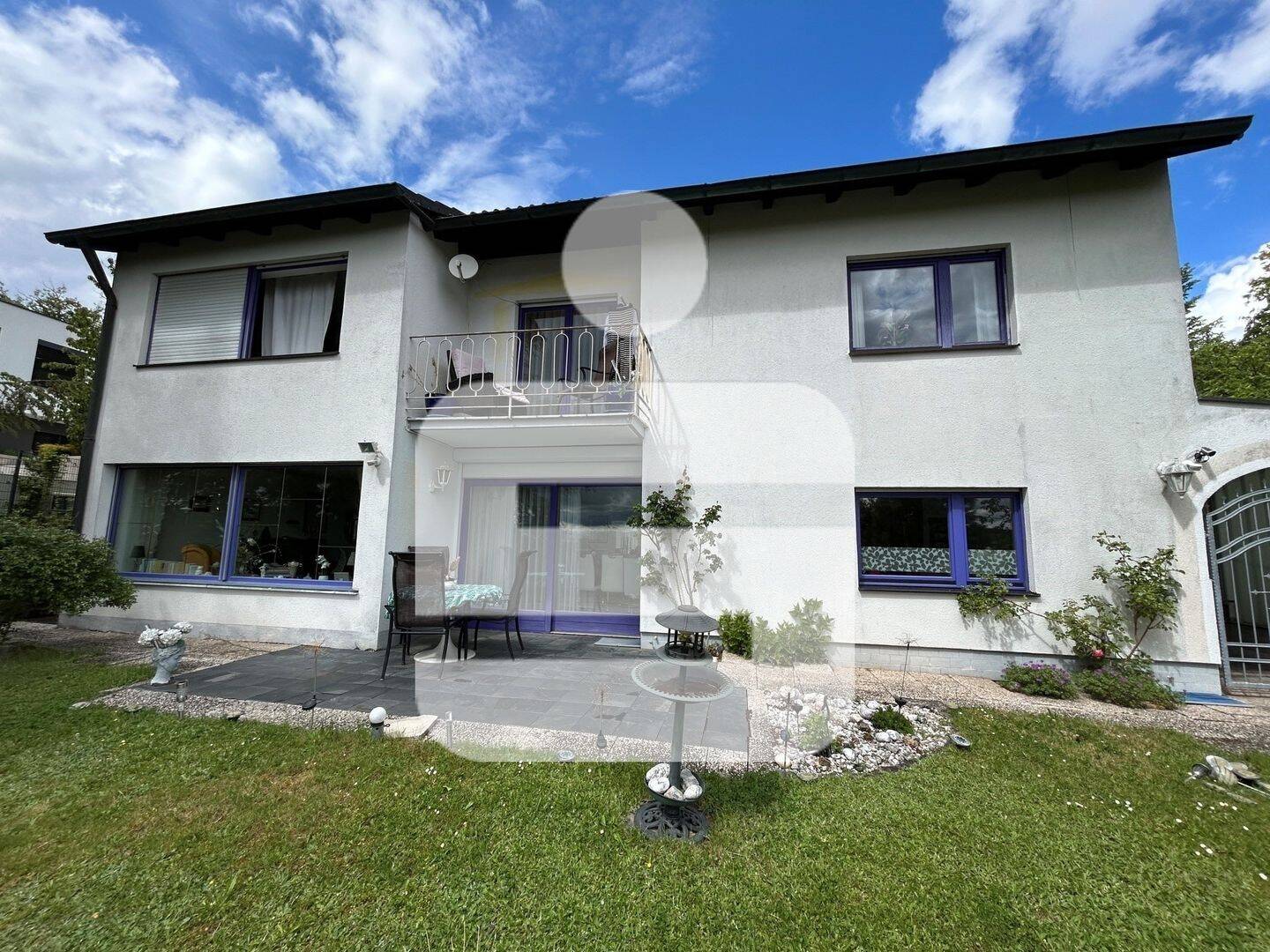 Viel Platz und toller Blick inklusive!…Haus mit Einliegerwohnung in Falkendorf, 91086 Aurachtal