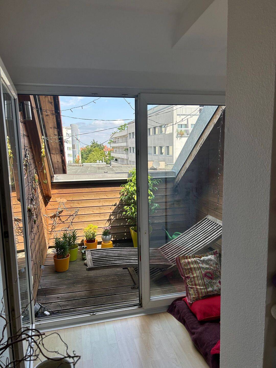 Charmante Dachwohnung im 5. OG in zentraler Lage von Nürnberg, 90419 Nürnberg (Kleinweidenmühle Sankt Johannis)