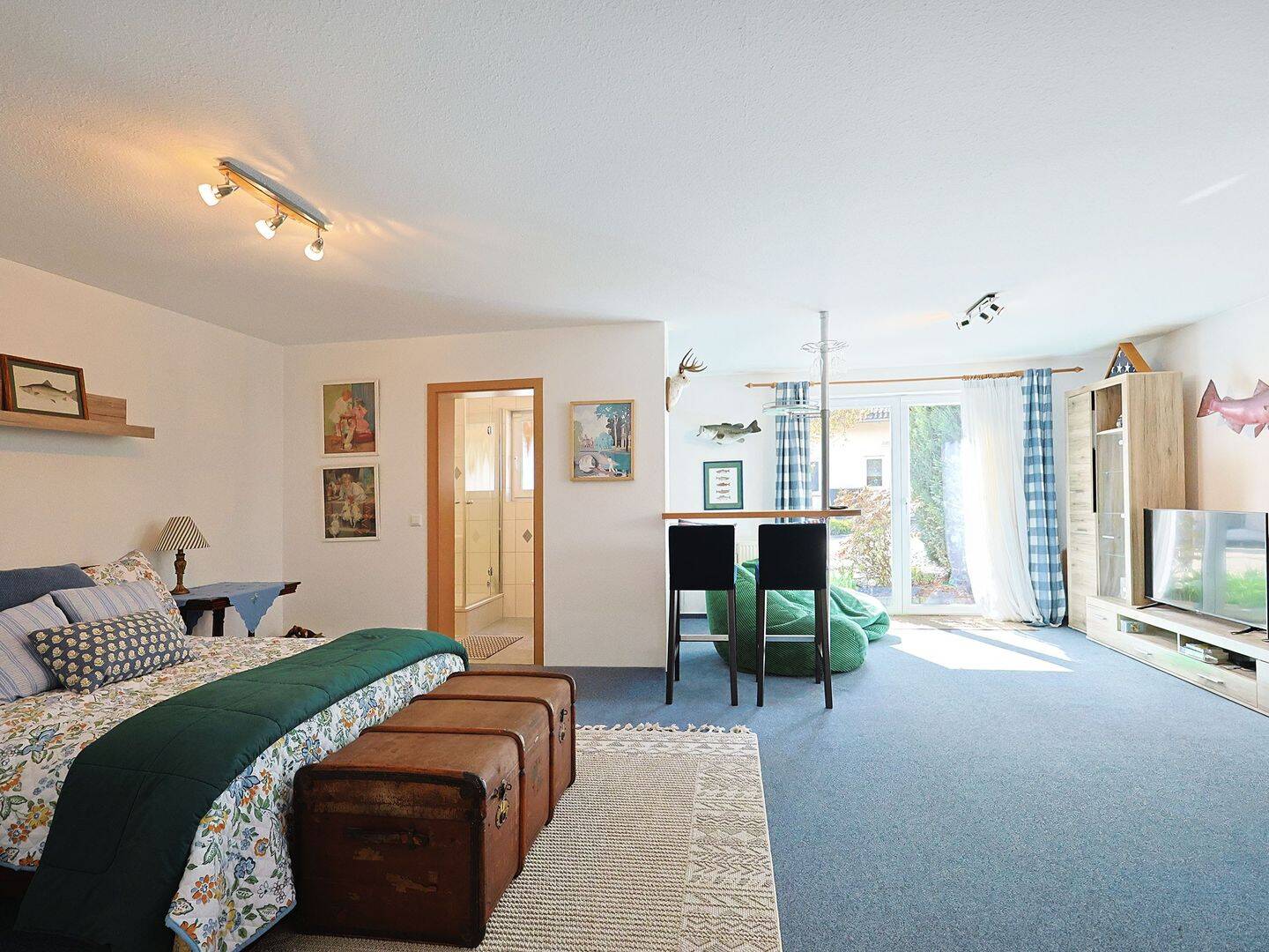 Helle Doppelhaushälfte mit Einliegerwohnung und Wohlfühlatmosphäre in Aidlingen-Deufringen, 71134 Aidlingen