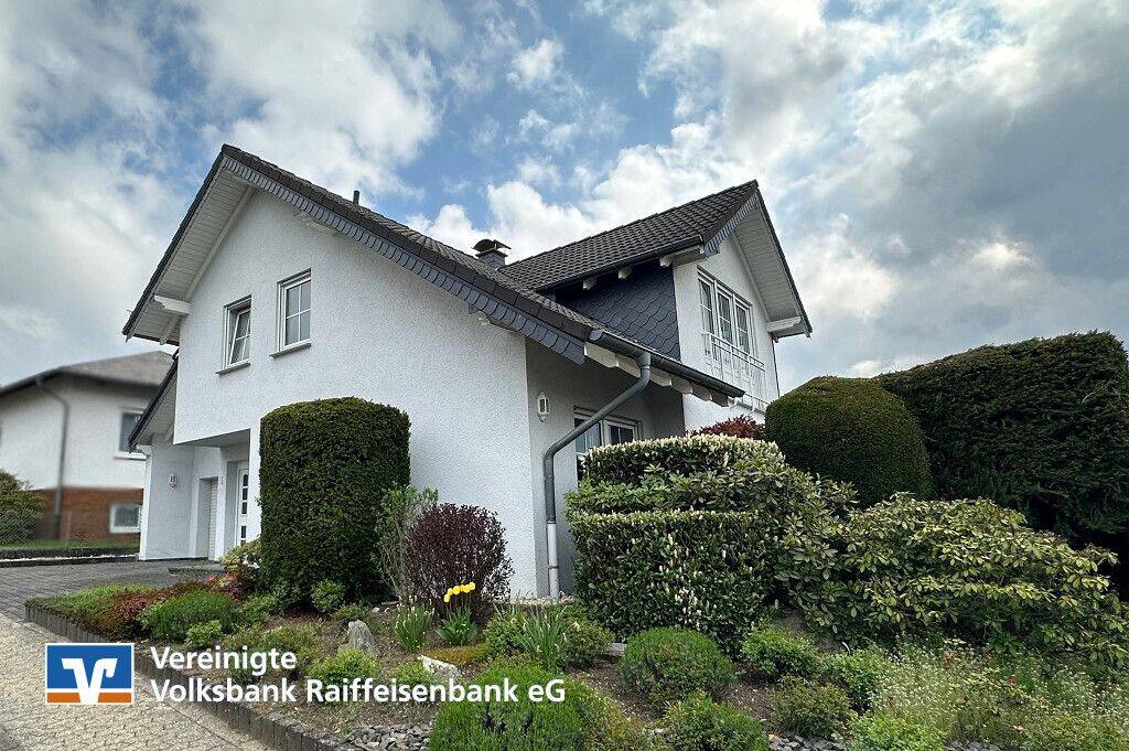 Schönes und sehr gepflegtes Einfamilienhaus in gefragter Lage von Simmern, 55469 Altweidelbach
