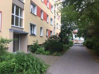Wir renovieren für Sie! Großer Balkon! Küche und Bad mit Fenster!, 1277 Dresden