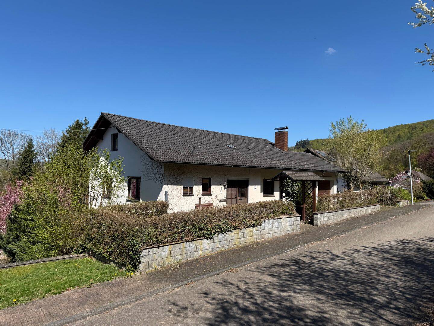 Freistehendes Einfamilienhaus mit Einliegerwohnung in naturnaher Ortsrandlage!, 34516 Vöhl