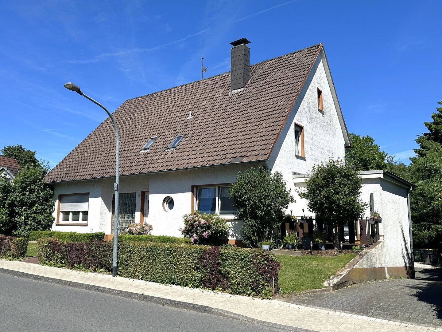 Sanierte 2-Zimmer-Erdgeschosswohnung mit Terrasse und Stellplatz in ruhiger Wohnlage von Halver zu vermieten, 58553 Halver