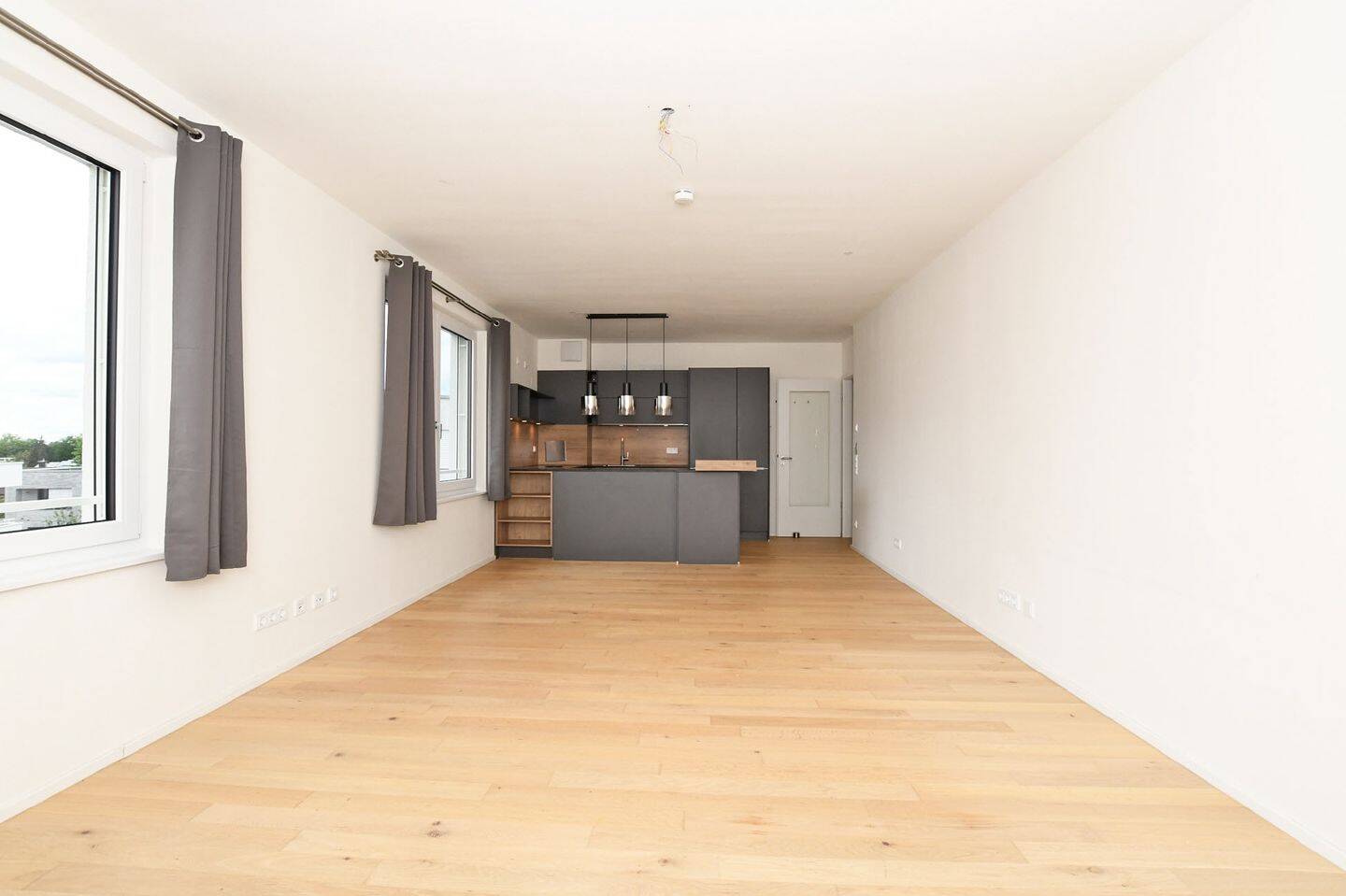 AIGNER – Großzügig geschnittene 4-Zimmer-Wohnung mit zwei Balkonen in Perlach!, 81735 München (Berg am Laim Ramersdorf-Perlach Trudering-Riem)