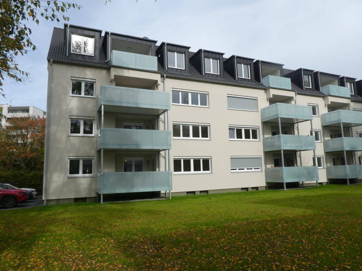 Neue Dachgeschosswohnung mit Flair im Energiesparhaus mit moderner Heiztechnik in Bonn, 53121 Bonn (Dransdorf Endenich Zentrum)