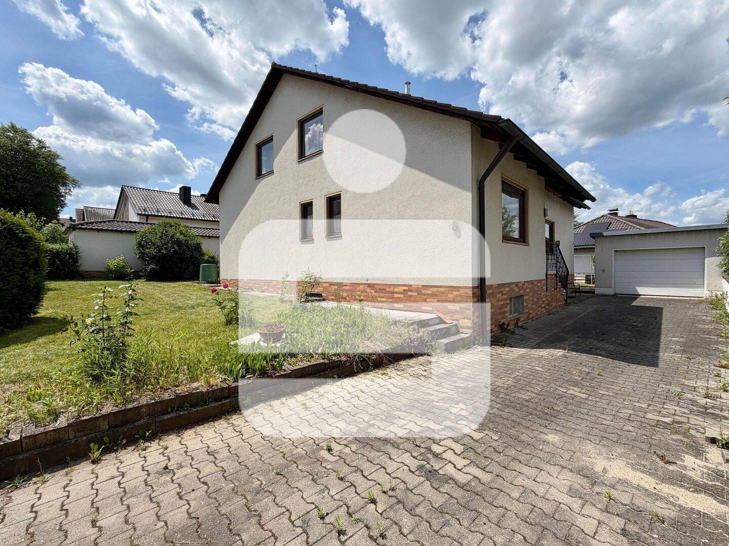 Platz, Potenzial und eine ruhige Lage! Zweifamilienhaus Amberg/Gärbershof, 92224 Amberg