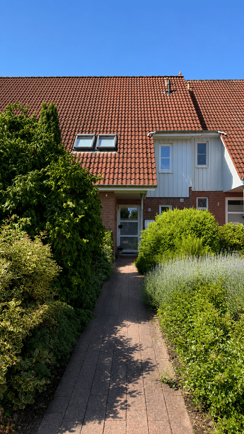 Charmantes Wohnen in Ascheberg: tolles Reihenhaus mit gepflegtem Garten und Ausbaupotential, 24326 Ascheberg (Holstein)