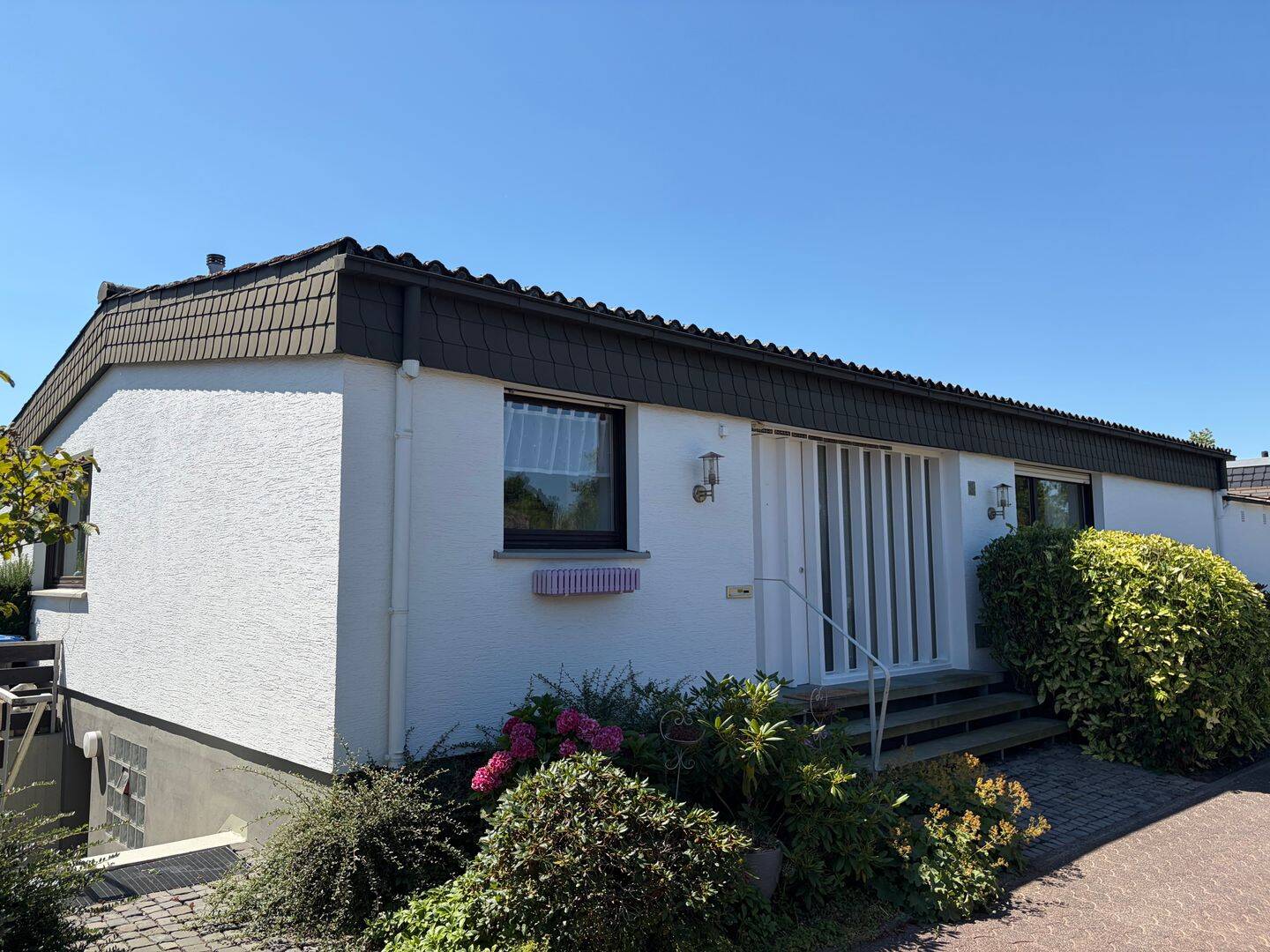 ZU VERKAUFEN: Charmanter Bungalow mit großzügigem Grundstück und wohnlich ausgebautem Untergeschoss, 59494 Soest