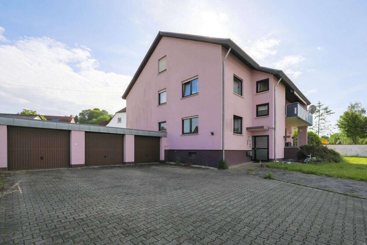 Viel Platz zum Wohlfühlen – Eigentumswohnung mit Garage in 3-Familienhaus, 75045 Walzbachtal