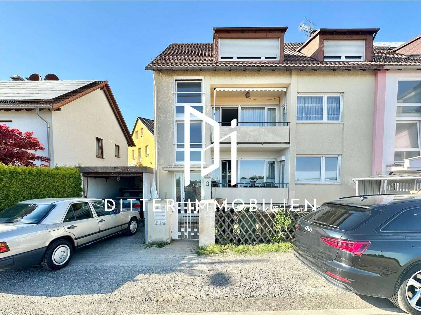 Feldrandlage trifft Stadtnähe: Solide vermietetes Mehrfamilienhaus in Möhringen!, 70597 Stuttgart (Degerloch Hoffeld Kaltental Möhringen Sonnenberg)