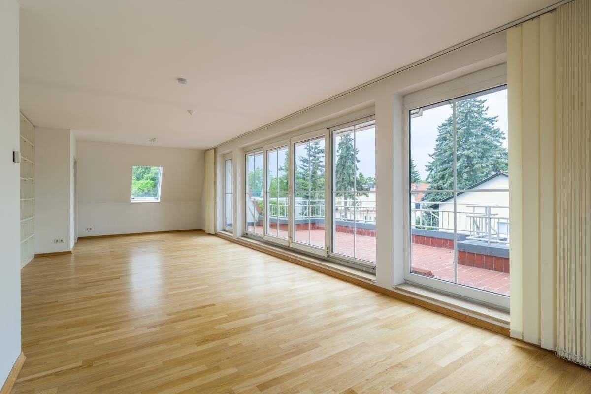 Geräumige, bezugsfreie Wohnung mit Südwest-Terrasse und KFZ-Stellplatz nahe S-Bhf Lichtenrade! – 12307 Berlin – Bild 1 von 4