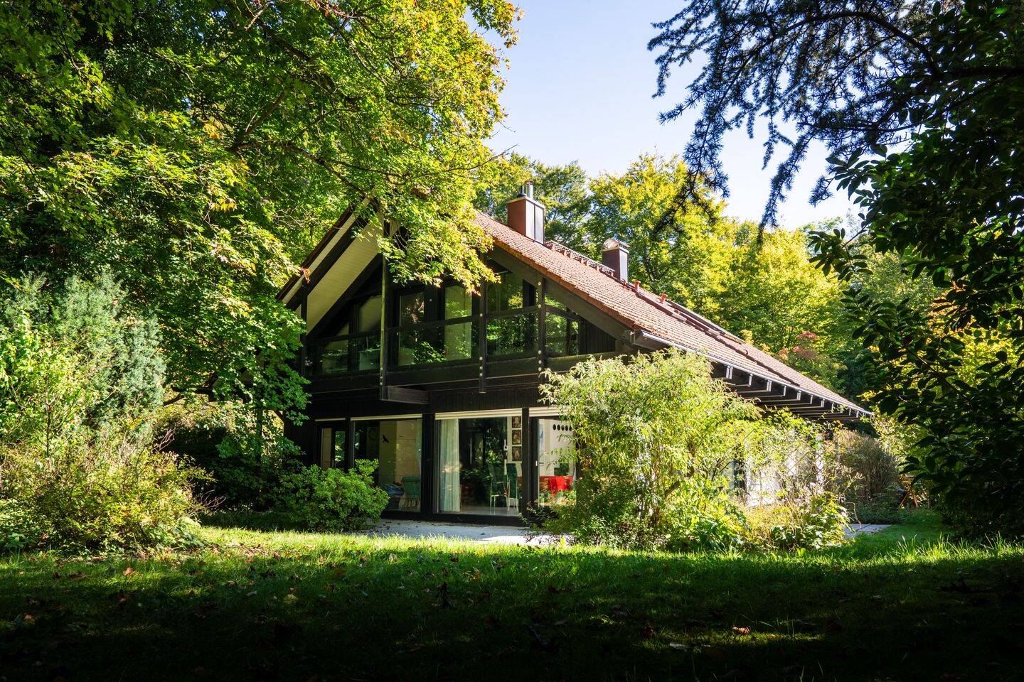 HUF Zweifamilienhaus auf ca. 2.300 m2 Grund in Feldafing – 8 Gehminuten zum See – Ortsrandlage, 82340 Feldafing