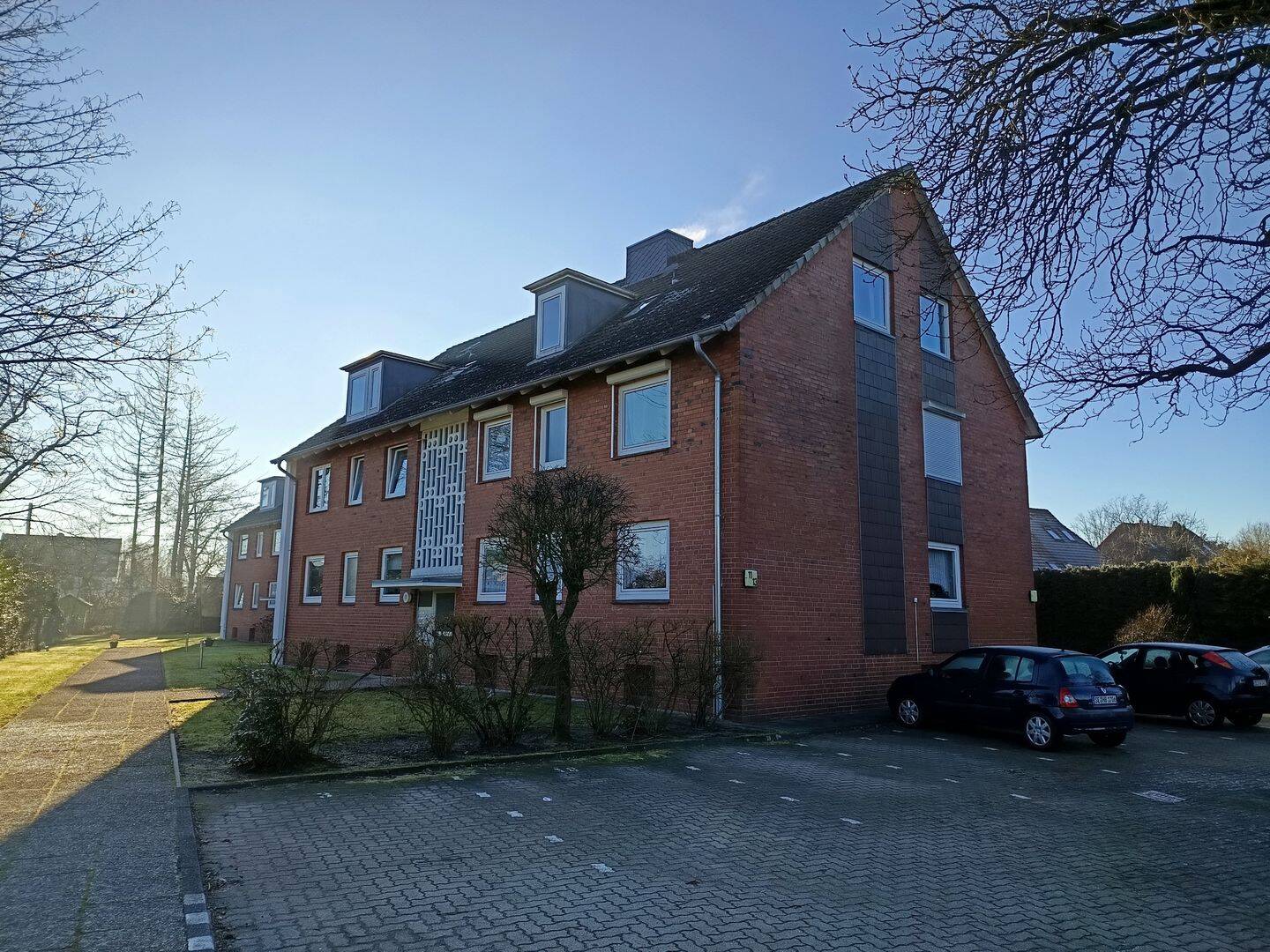 Modernisierte 1-Zimmer-Wohnung mit Süd-West-Balkon in Henstedt-Ulzburg – ideal für Singles oder Pendler, 24558 Henstedt-Ulzburg
