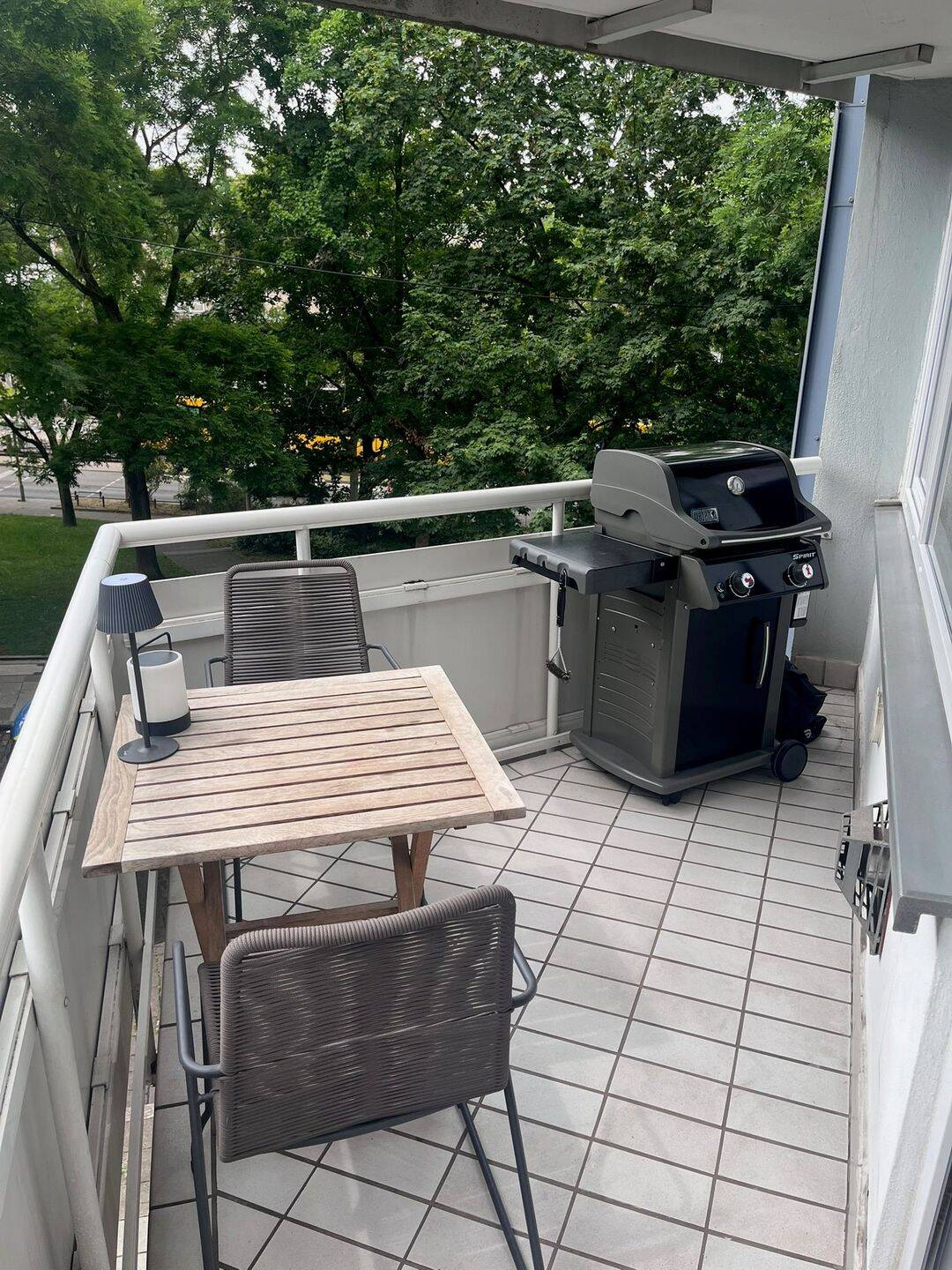 Top-Lage am Berliner Platz: Ruhige und möblierte 1-Zi-Wohnung mit Balkon, 70174 Stuttgart (Mitte Nord West)