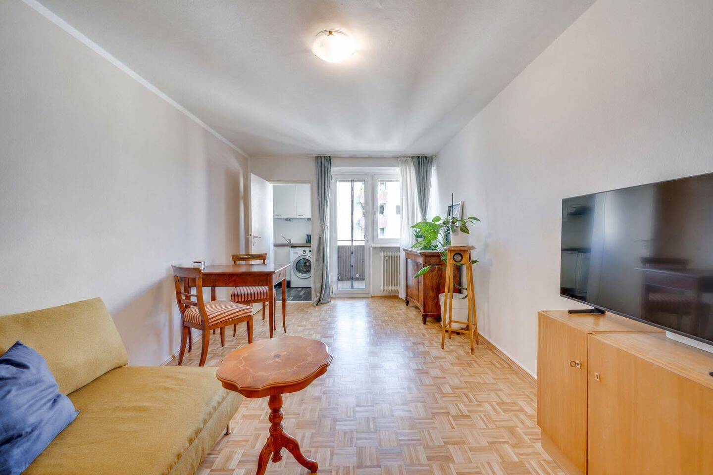AIGNER – Ideal geschnittene 2-Zimmer-Wohnung in zentraler Wohnlage, 80797 München (Maxvorstadt Milbertshofen-Am Hart Neuhausen-Nymphenburg Schwabing-West)