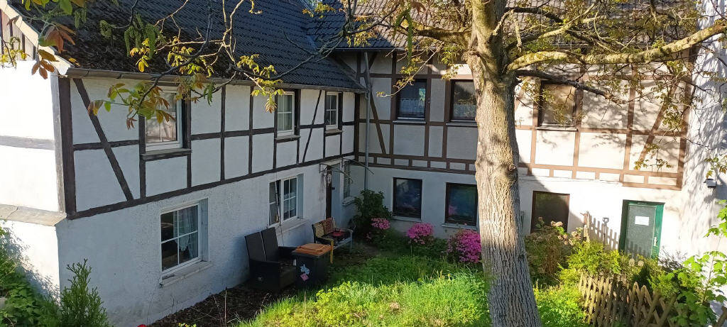 # MFH mit 8 Wohnungen, guter Rendite, neuer Heizung u. Photovoltaik-Anlage #, 51515 Kürten