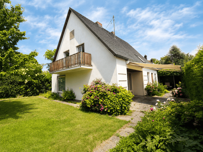 Familienhaus mit Potenzial in ruhiger Ismaninger Sackgassenlage – nur ca. 3 Gehminuten zur S 8, 85737 Ismaning