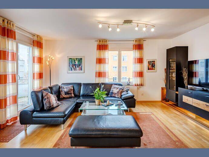 Möbliert: 2-Zimmer Wohnung mit Duplexgarage, 81369 München (Sendling Sendling-Westpark Thalk. Obersendl.-Forsten-Fürstenr.-Solln)