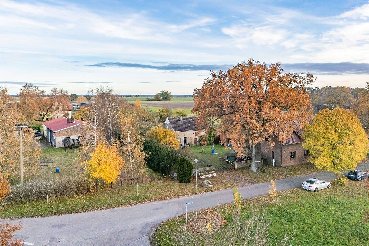Vielseitiges Anwesen mit Einfamilienhaus, Veranstaltungsgebäuden & großem Grundstück in Tauche!, 15848 Tauche