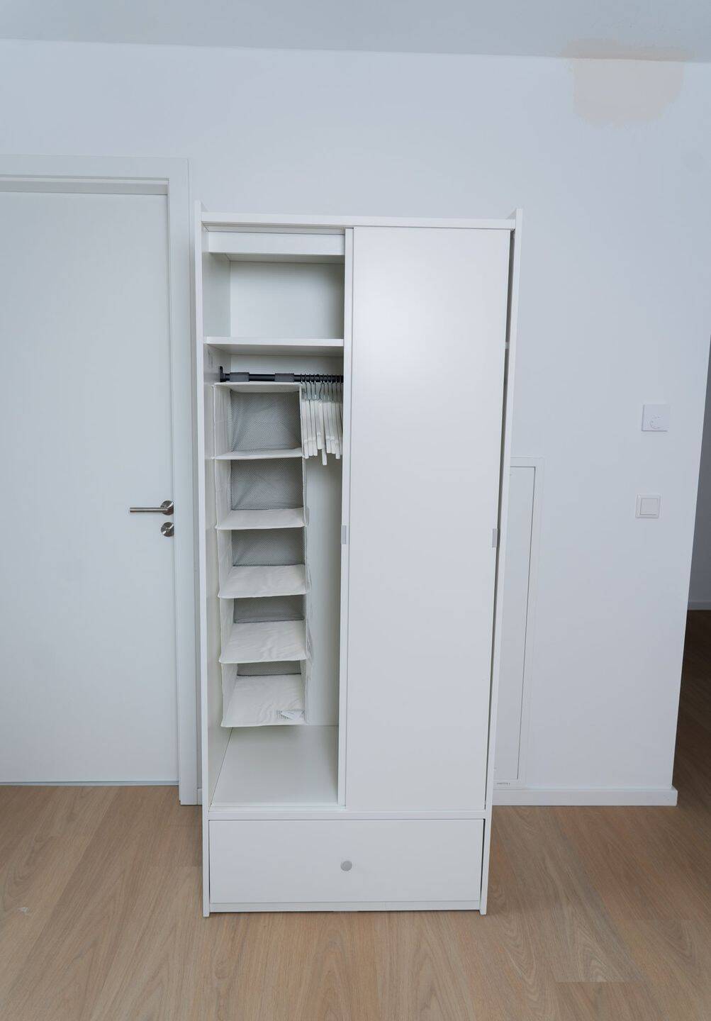 Möbliert wohnen ohne Nebenkostenabrechnung, große Wohnung im Hochparterre, 30519 Hannover