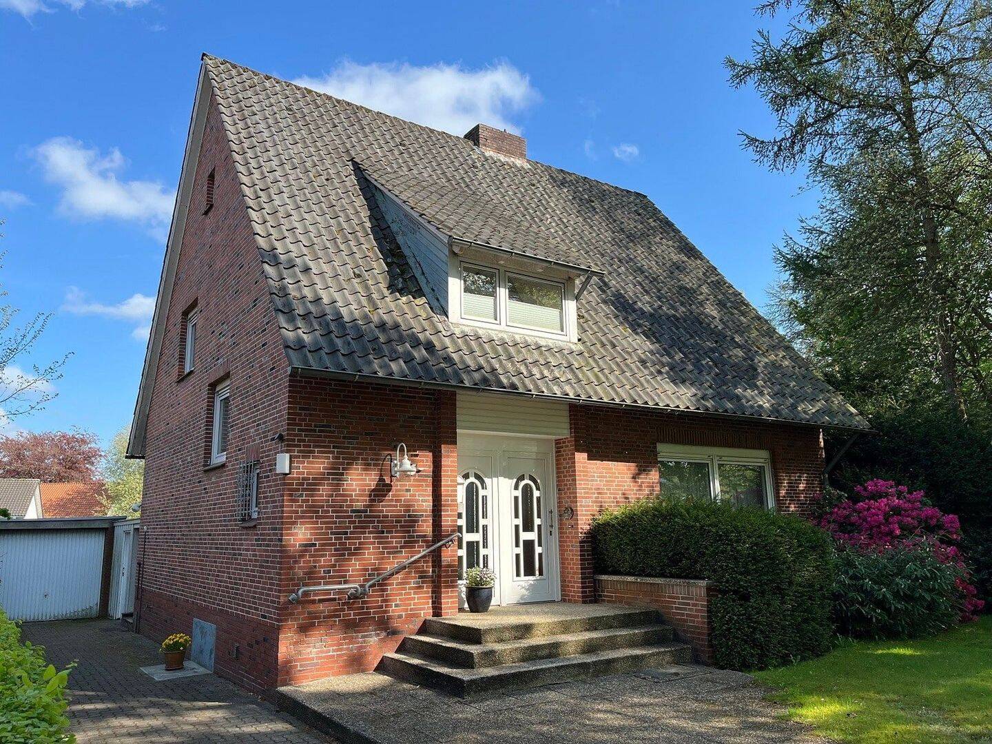 EFH in gesuchter Lage, 24536 Neumünster (Brachenfeld Einfeld Tungendorf)