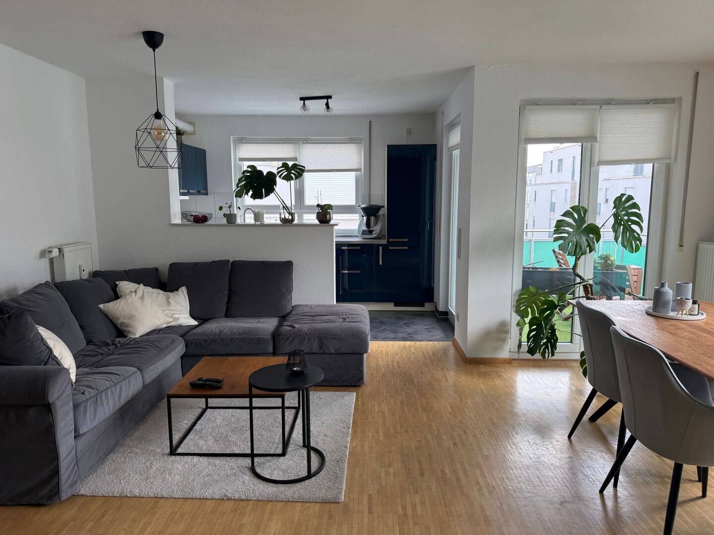 City Park: 3-Zimmer-Wohnung mit 2 Balkonen und Stellplatz, 76137 Karlsruhe