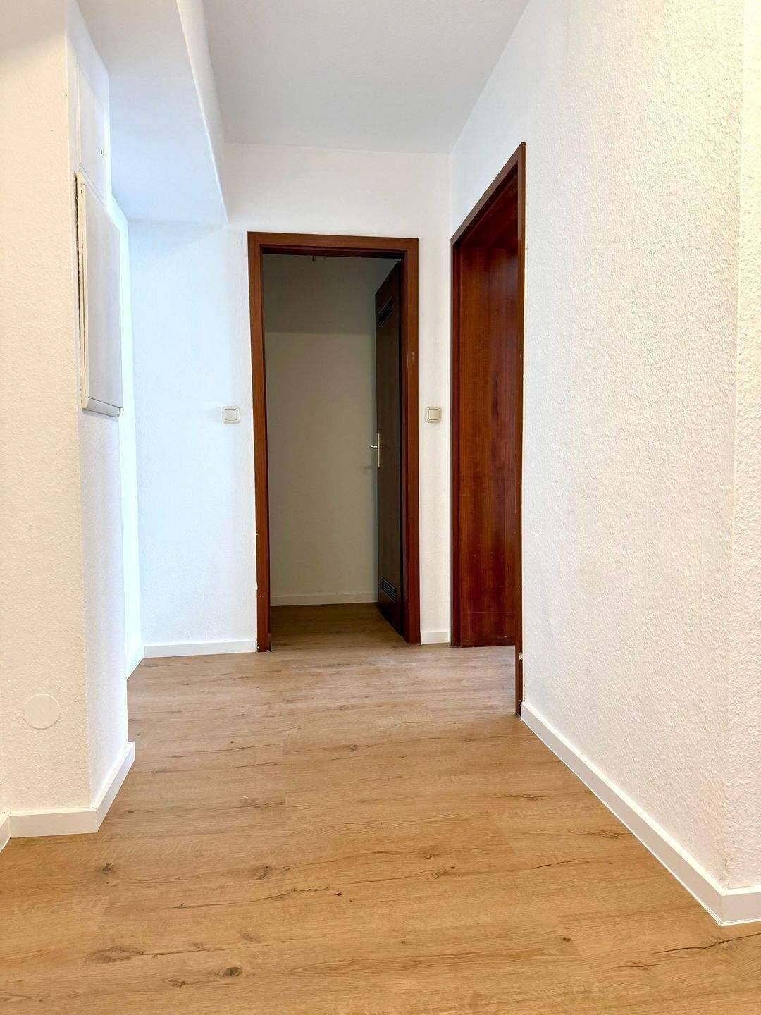 +++EINZIEHEN UND WOHLFÜHLEN – HELLE, RENOVIERTE 3-ZIMMER-WOHNUNG MIT AUFZUG+++, 90478 Nürnberg (Dutzendteich Gleißhammer Glockenhof Sankt Peter Zerzabelshof)
