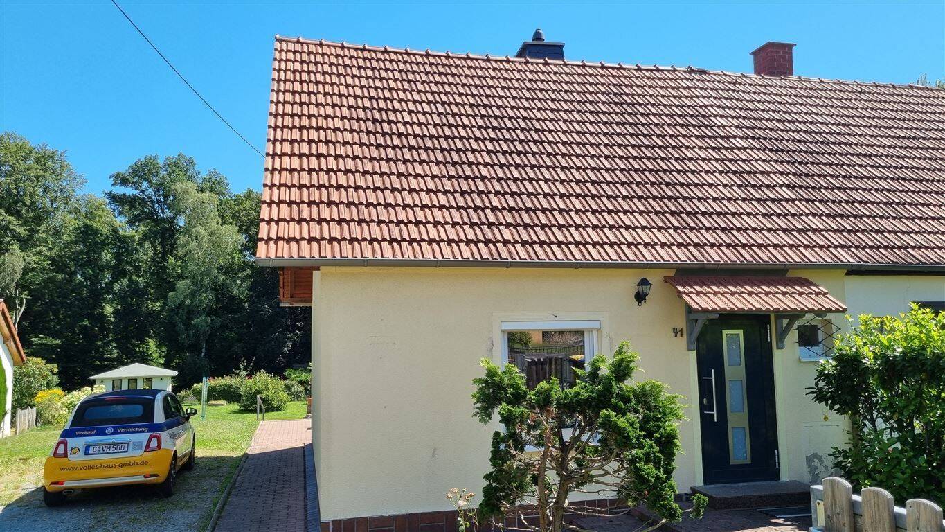 ***2,5-Raum-Doppelhaushälfte mit XXL-Grundstück – seltenes Mietangebot auf 73m²***