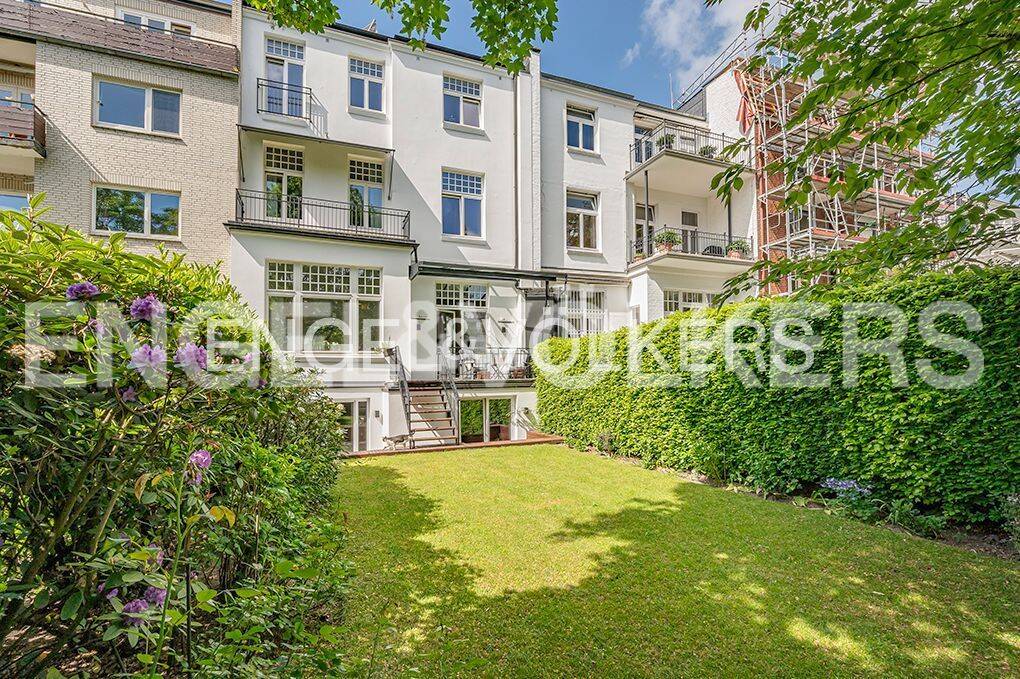 Eine Villa. Drei Wohnungen. Unzählige Möglichkeiten., 22301 Hamburg (Hamburg-Nord Winterhude)