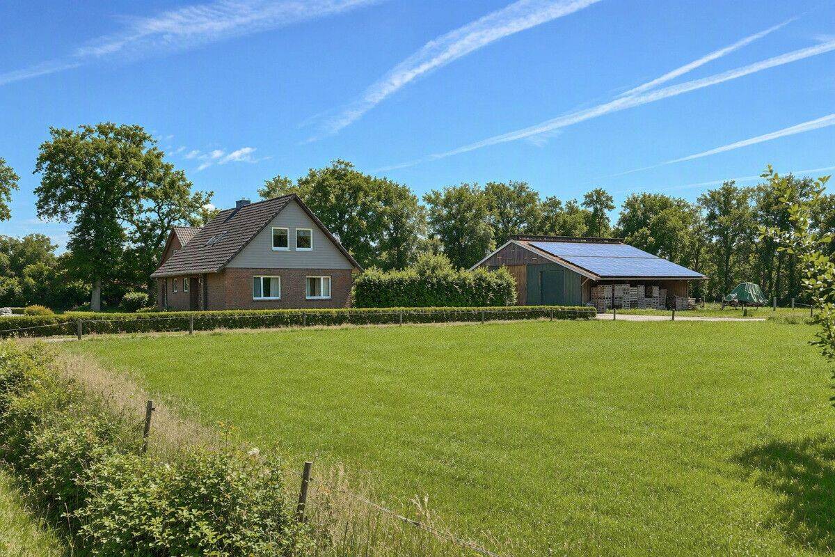 Pferde, Kühe, Alpakas? – Gepflegte Hofanlage mit Stallungen und Potenzial in Holtland, 26835 Brinkum