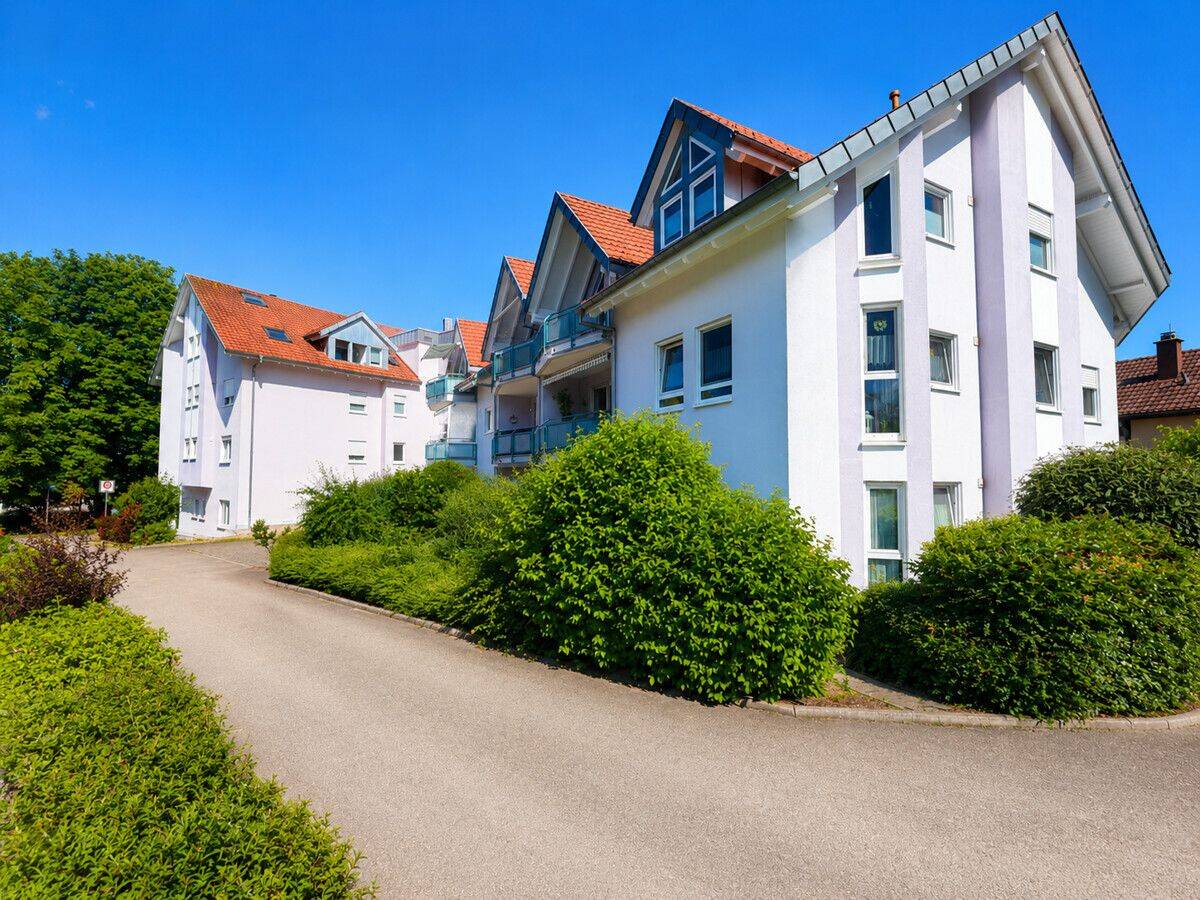 Bezugsfreie 3-Zimmer-Erdgeschosswohnung mit Terrasse und zwei Stellplätzen, 78073 Bad Dürrheim