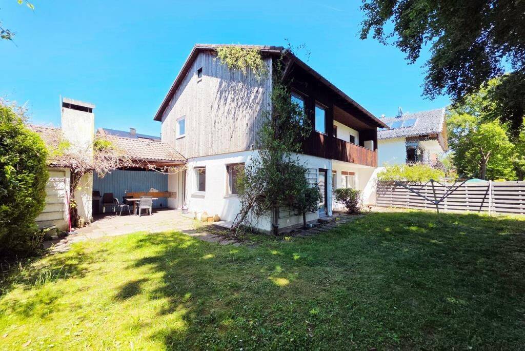 Renovierungsbedürftiges Einfamilienhaus mit vielseitigen Gestaltungsmöglichkeiten, 82054 Sauerlach