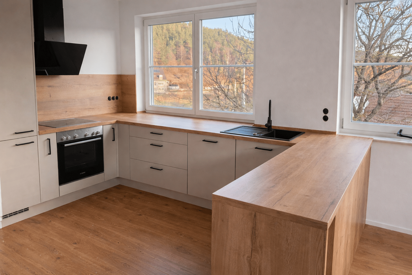 Erstbezug! Hochwertige Erdgeschosswohnung mit Garten für die ganze Familie, 92289 Ursensollen