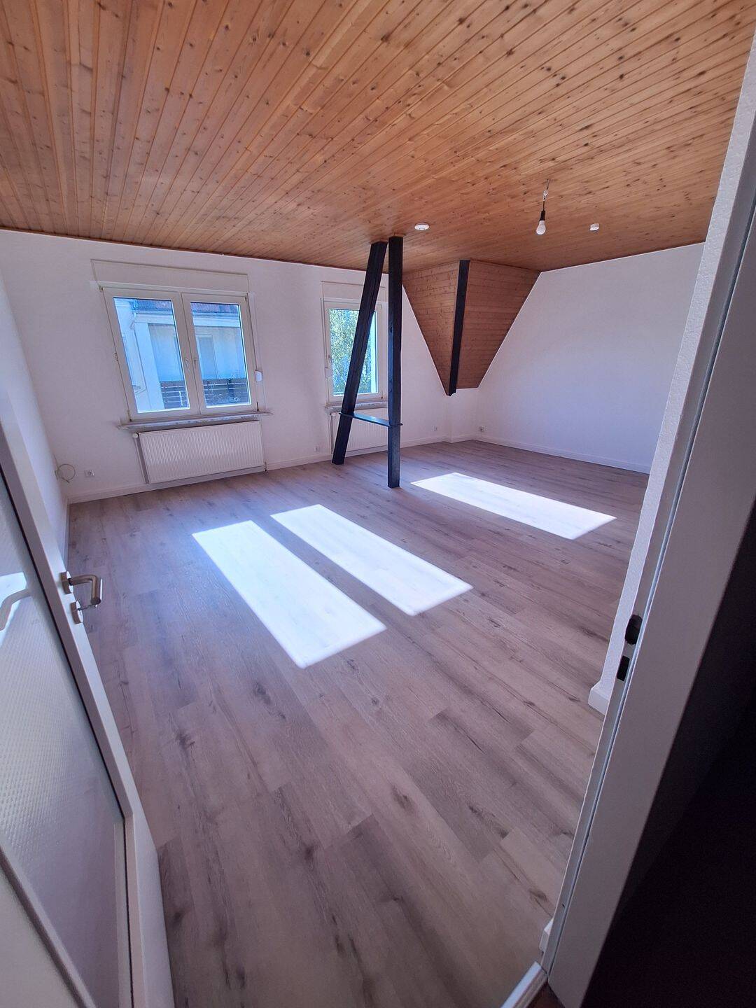 große, renovierte 3,5-Zimmer-Wohnung in ruhiger Lage, 42659 Solingen (Burg Höhscheid Solingen-Mitte)