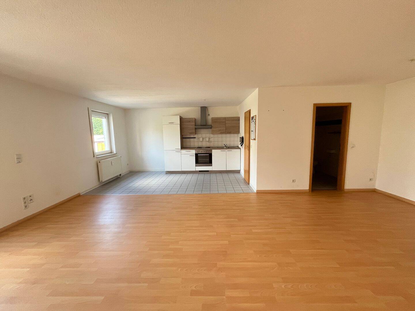 Sonniger Balkon, praktische Einbauküche – Ihr neues Zuhause, 38820 Halberstadt