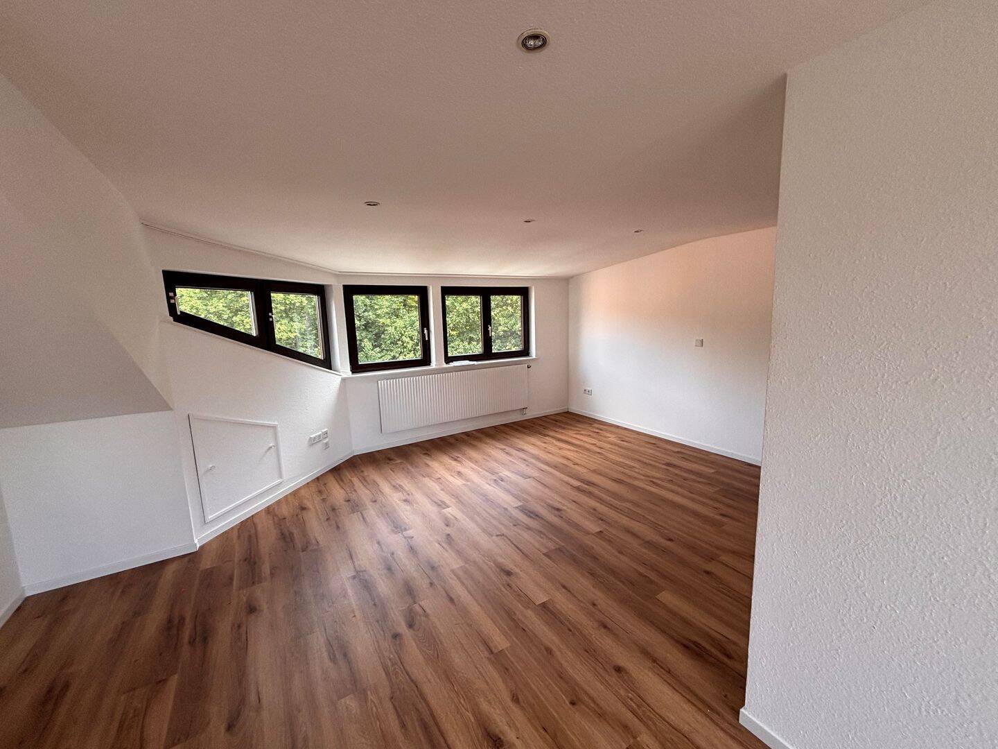 Großzügige Maisonettewohnung mit zwei Balkonen und Garage, 50829 Köln (Ehrenfeld Bocklemünd/Mengenich Ossendorf Vogelsang Widdersdorf)