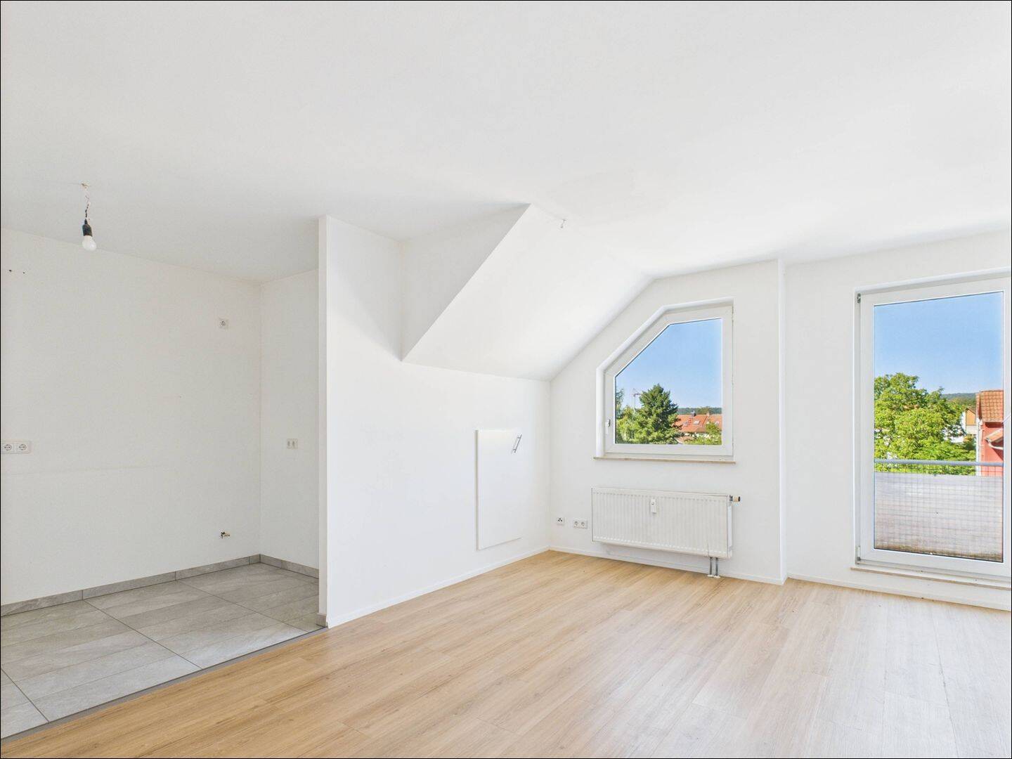 Sanierte 3 Zimmer Wohnung mit Balkon in Mainaschaff, 63814 Mainaschaff