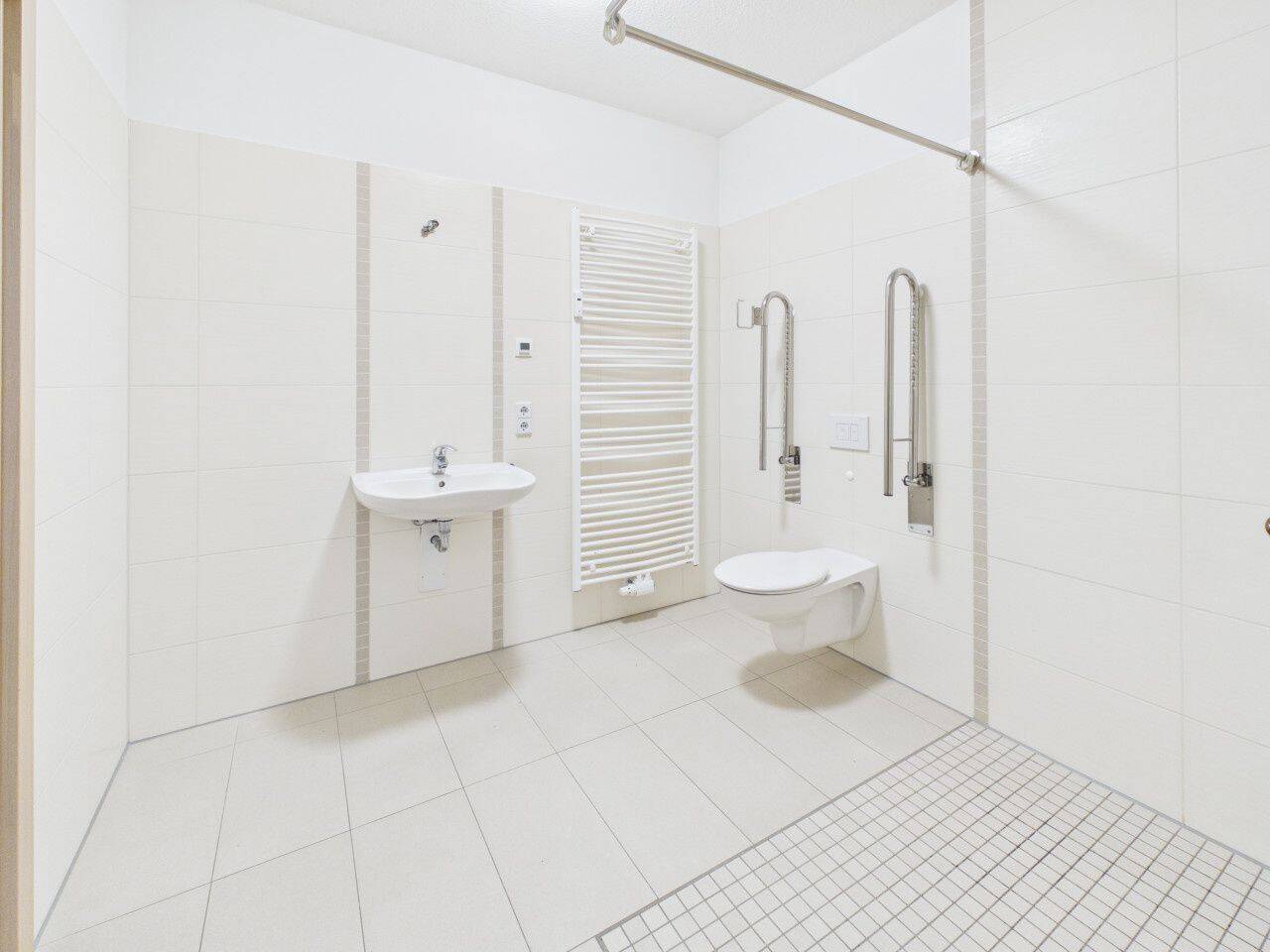2-Raum-Wohnung im Erdgeschoss mit Balkon auf dem südlichen Sonnenberg, 9130 Chemnitz (Hilbersdorf Sonnenberg Yorckgebiet Zentrum)