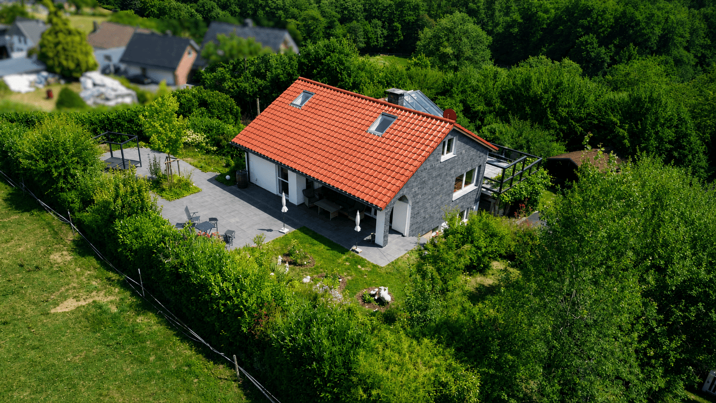 Naturnahes Wohnen – Einfamilienhaus mit Kamin, Wintergarten und traumhaftem Garten, 53804 Much